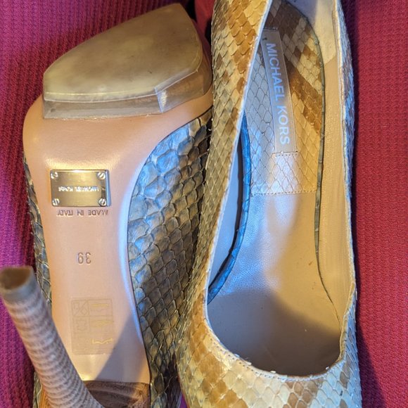 Michael Kors Snakeskin sized 39 EU/8 US Heels - Picture 14 of 16